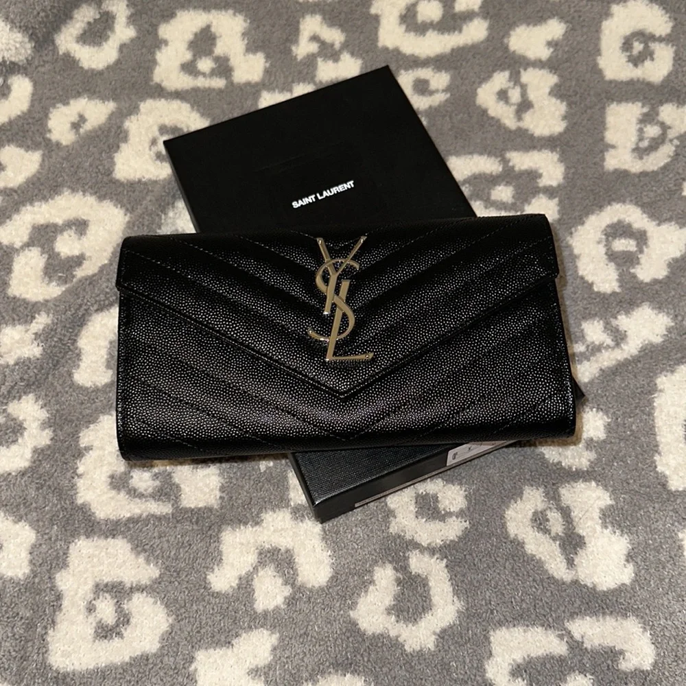 Authentic  Saint Laurent YSL Large Grain de Poudre Flap Wallet😍 New 😍 - Picture 17 of 17